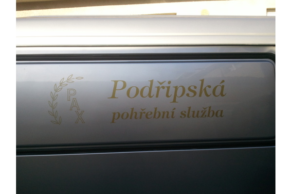 Boční polep vozu Podřipské pohřební služby