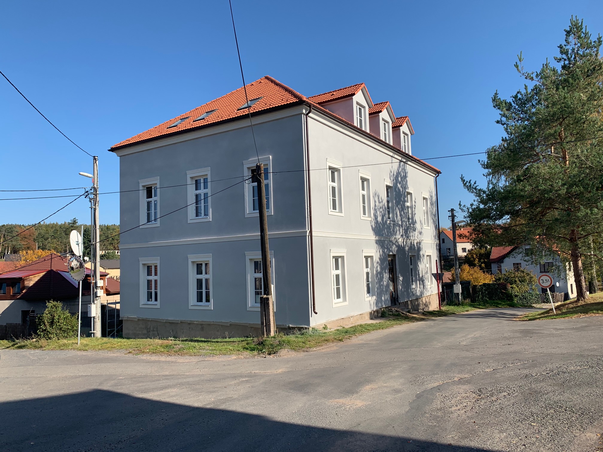 po instalaci fasádních profilů